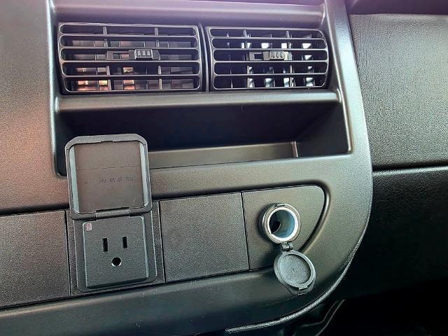 2025 Chevrolet Express Cargo 3500 WT