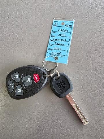 2025 Chevrolet Express Cargo 3500 WT