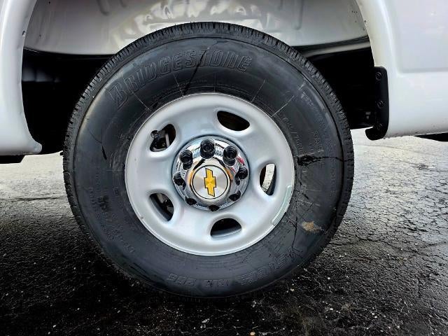 2025 Chevrolet Express Cargo 3500 WT