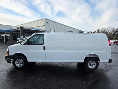 2025 Chevrolet Express Cargo 3500 WT