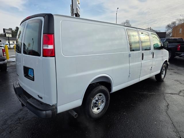 2025 Chevrolet Express Cargo 3500 WT